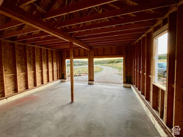 Misc room featuring concrete flooring