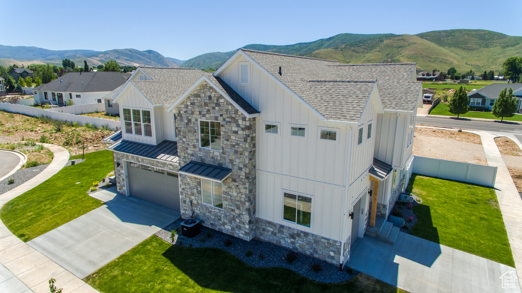 Bird\'s eye view featuring a mountain view