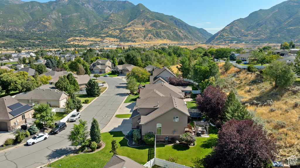 Drone / aerial view featuring a mountain view