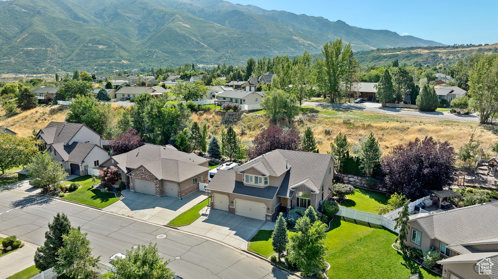 Bird\'s eye view featuring a mountain view