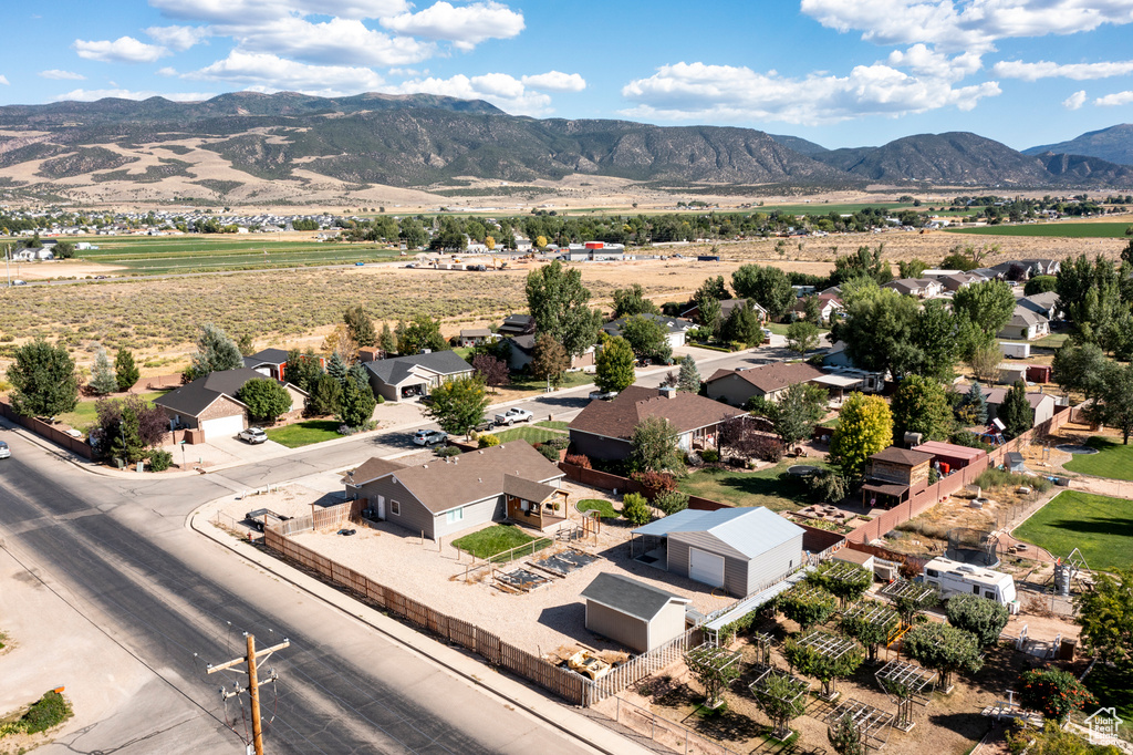 Drone / aerial view featuring a mountain view