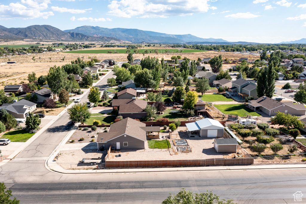 Birds eye view of property featuring a mountain view