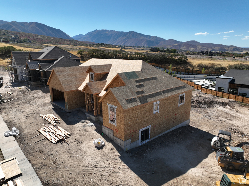 Bird's eye view with a mountain view