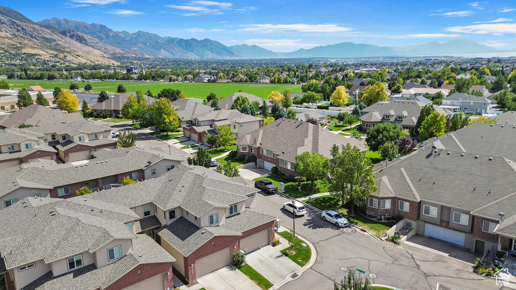 Drone / aerial view featuring a mountain view