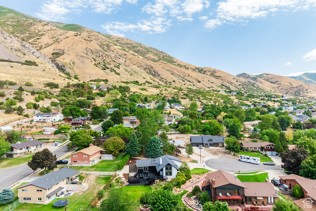 Bird's eye view featuring a mountain view