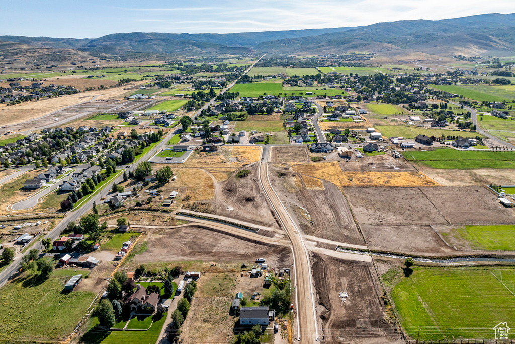 Aerial view with a mountain view