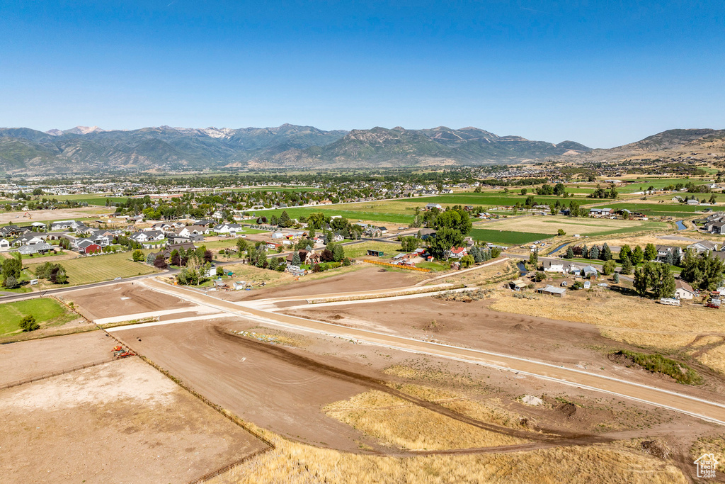 Drone / aerial view featuring a mountain view