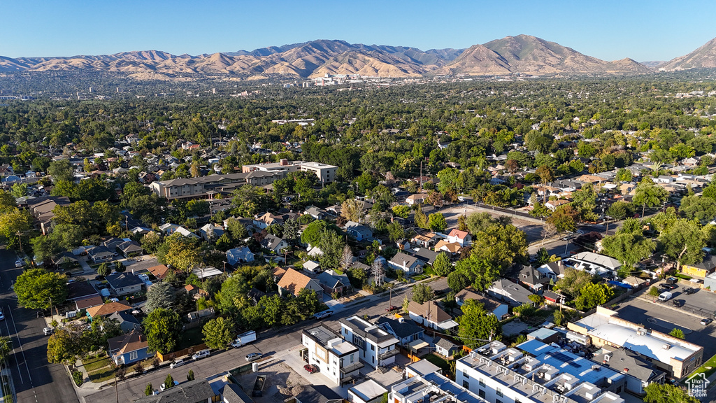 Bird\'s eye view featuring a mountain view