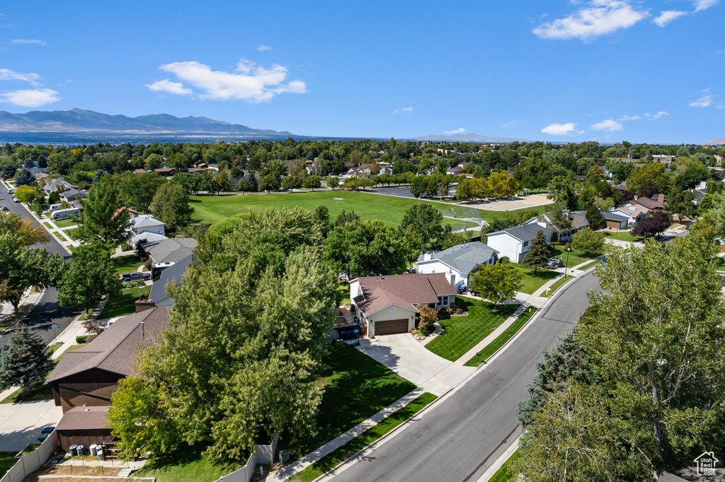 Bird\'s eye view featuring a mountain view