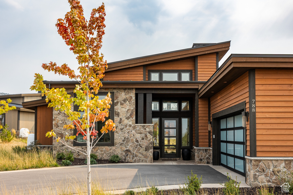 View of front facade with a garage
