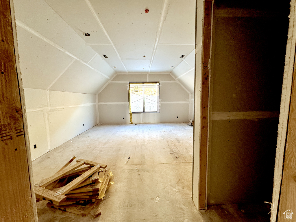 Bonus room with vaulted ceiling