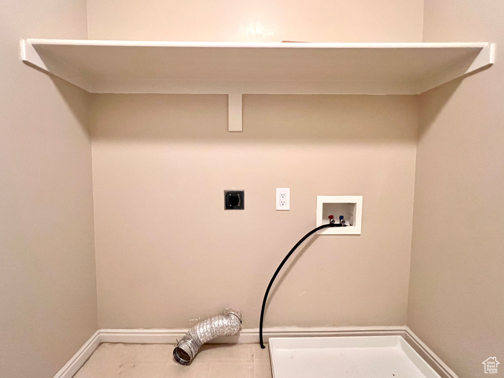 Washroom with washer hookup and hookup for an electric dryer