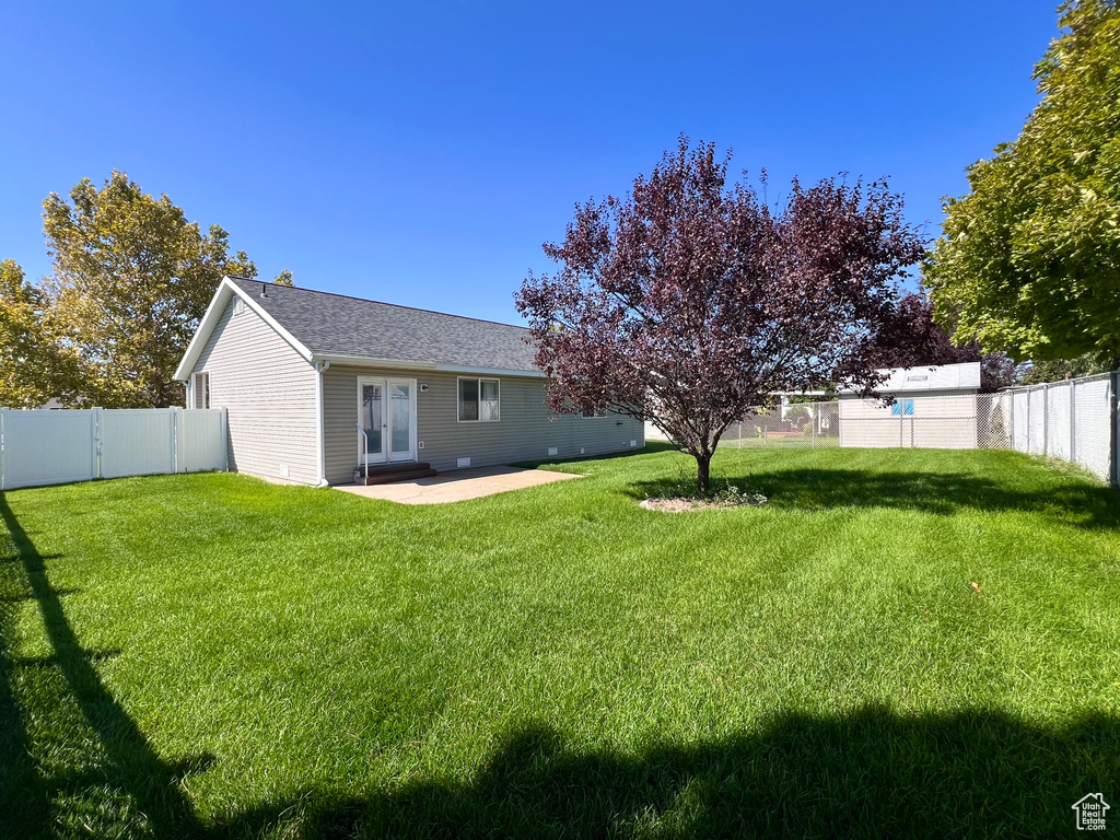 View of yard featuring a patio