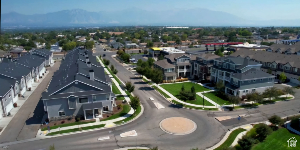 Bird\\\'s eye view featuring a mountain view