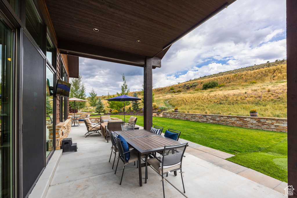 View of patio / terrace featuring outdoor dining space
