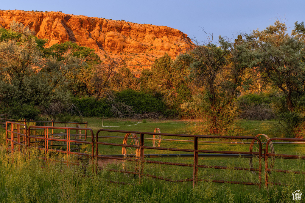 2927 S EAST BENCH RD Moab, UT 84532