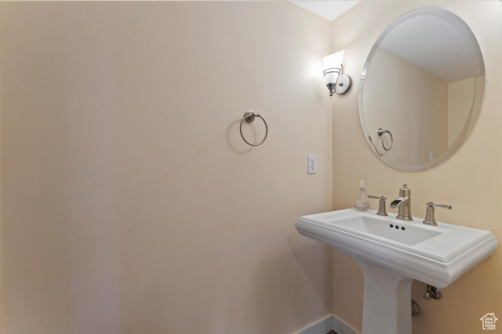 Bathroom with a sink