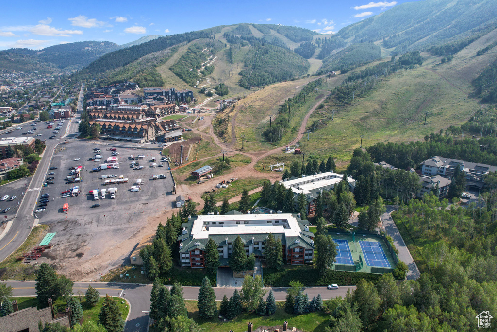 Aerial view with a mountain view