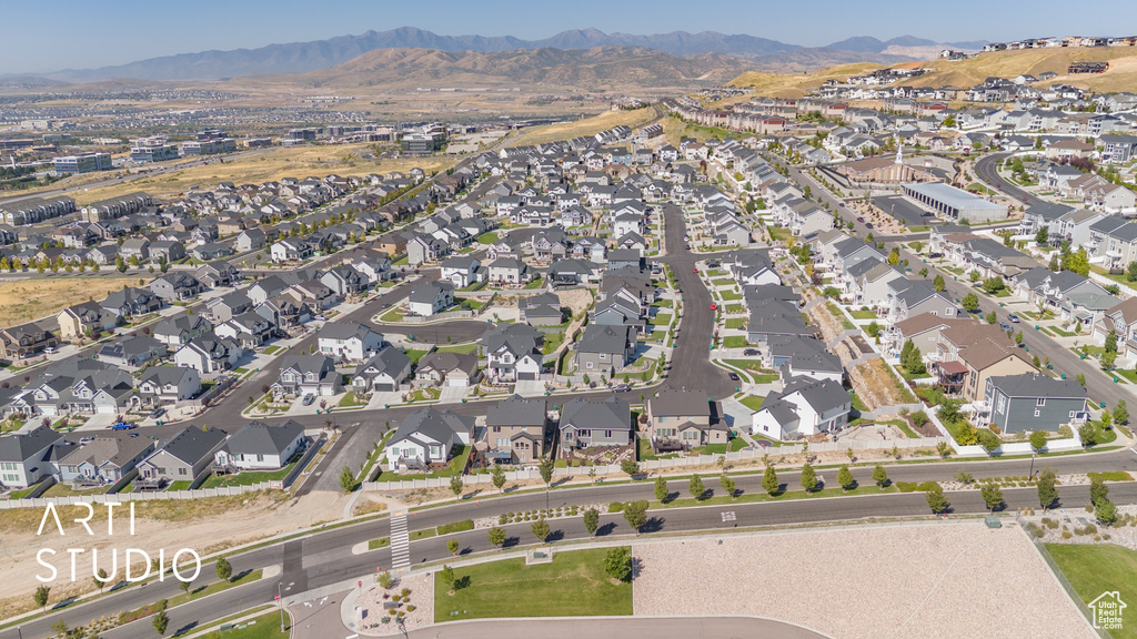 Drone / aerial view featuring a mountain view