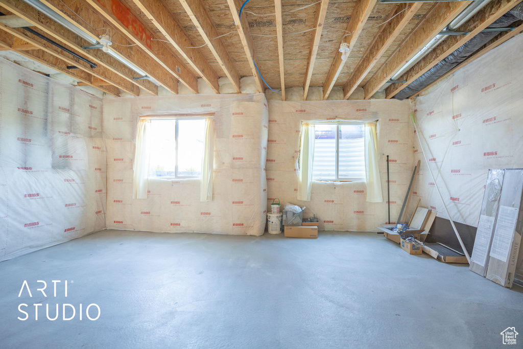 Misc room featuring concrete flooring