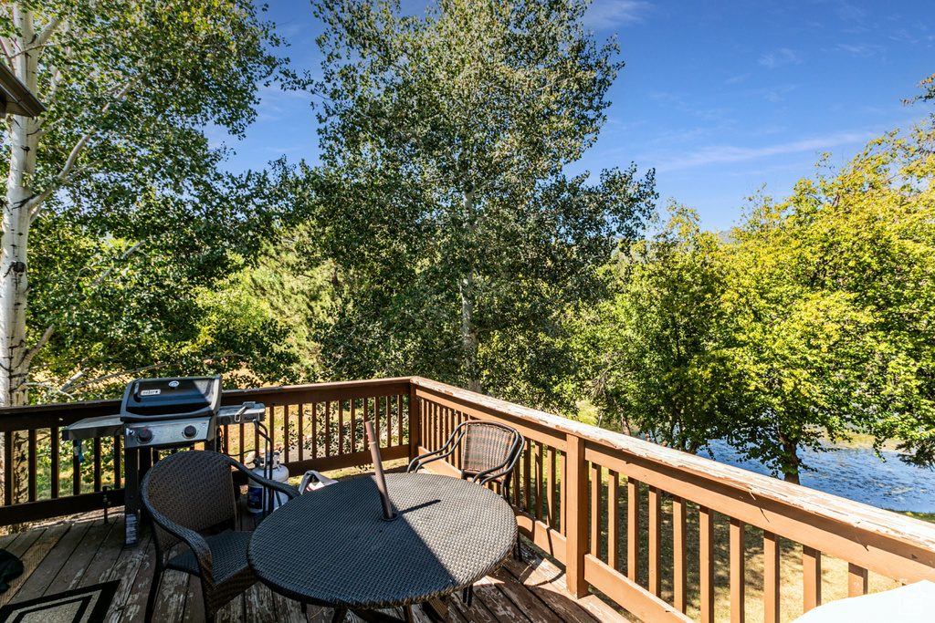 Deck featuring area for grilling