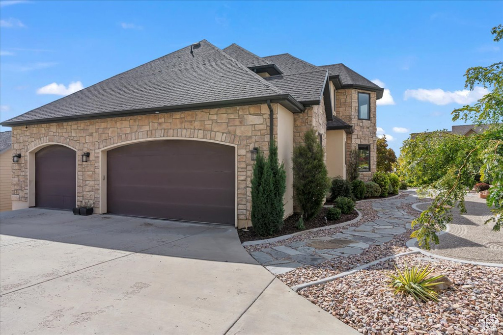 View of front of house featuring a garage