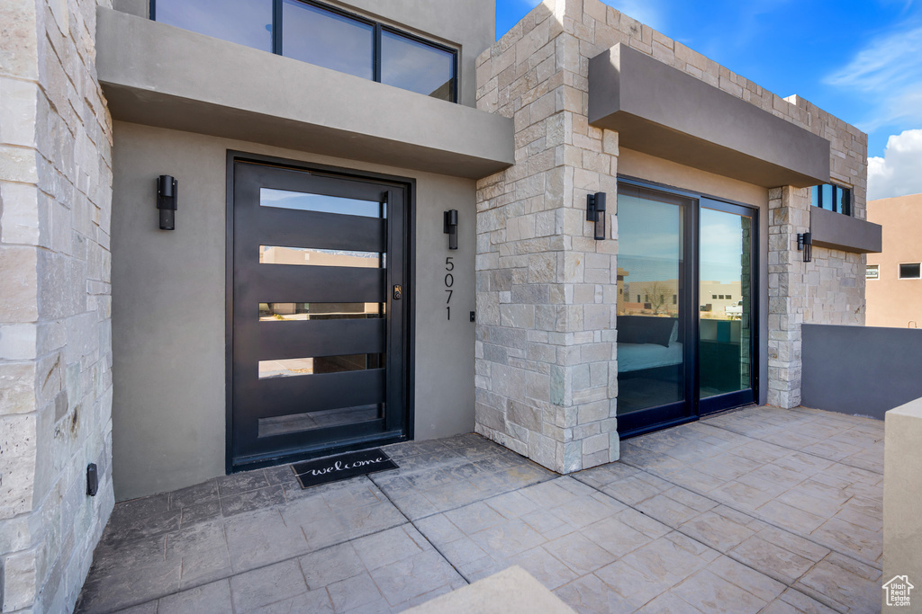 View of property entrance