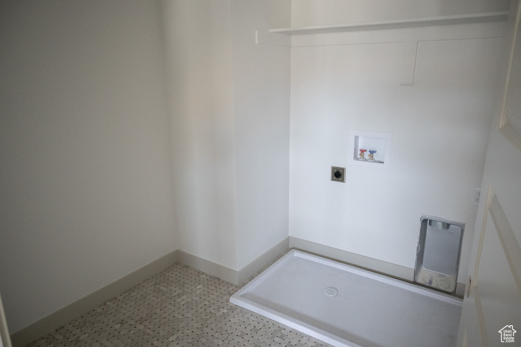 Laundry area with hookup for an electric dryer