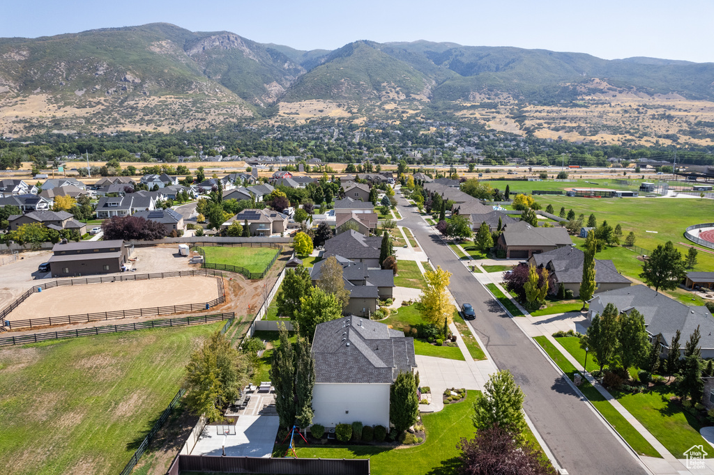 Aerial view with a mountain view