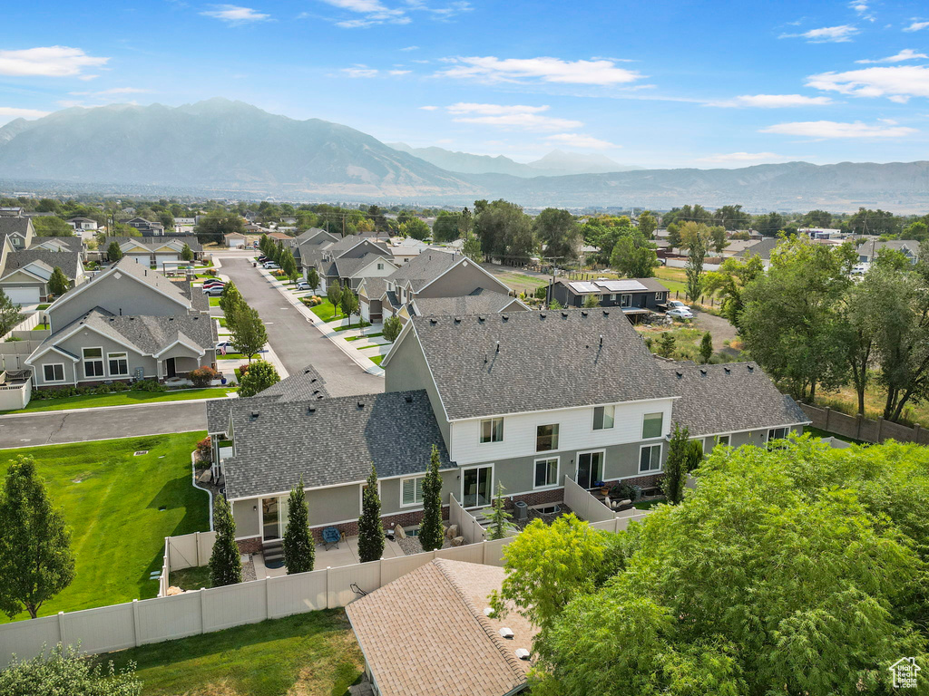 Drone / aerial view featuring a mountain view