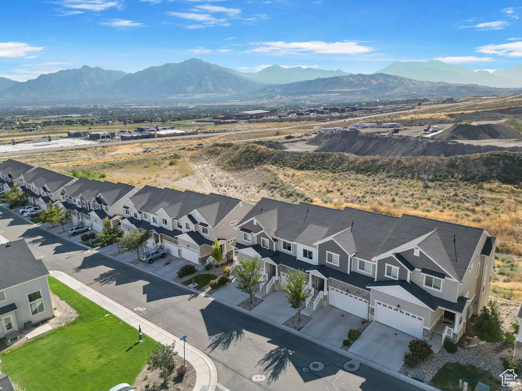 Bird\'s eye view featuring a mountain view