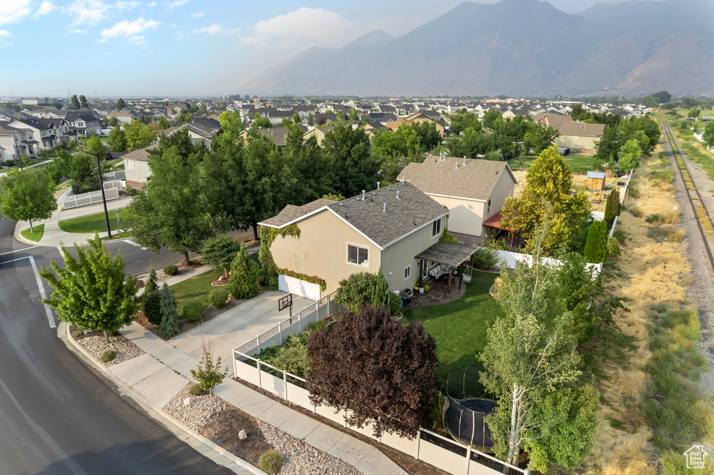 Aerial view with a mountain view