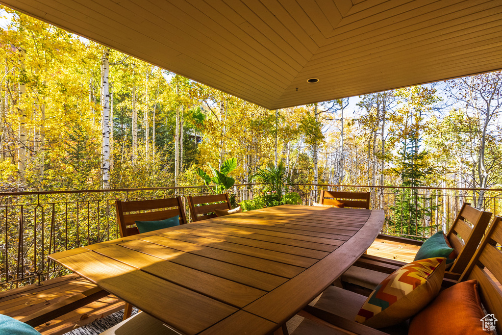 Deck featuring outdoor dining area