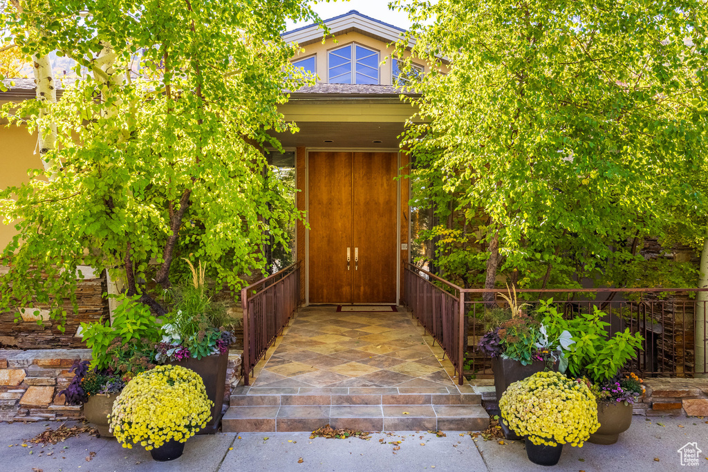 View of property entrance