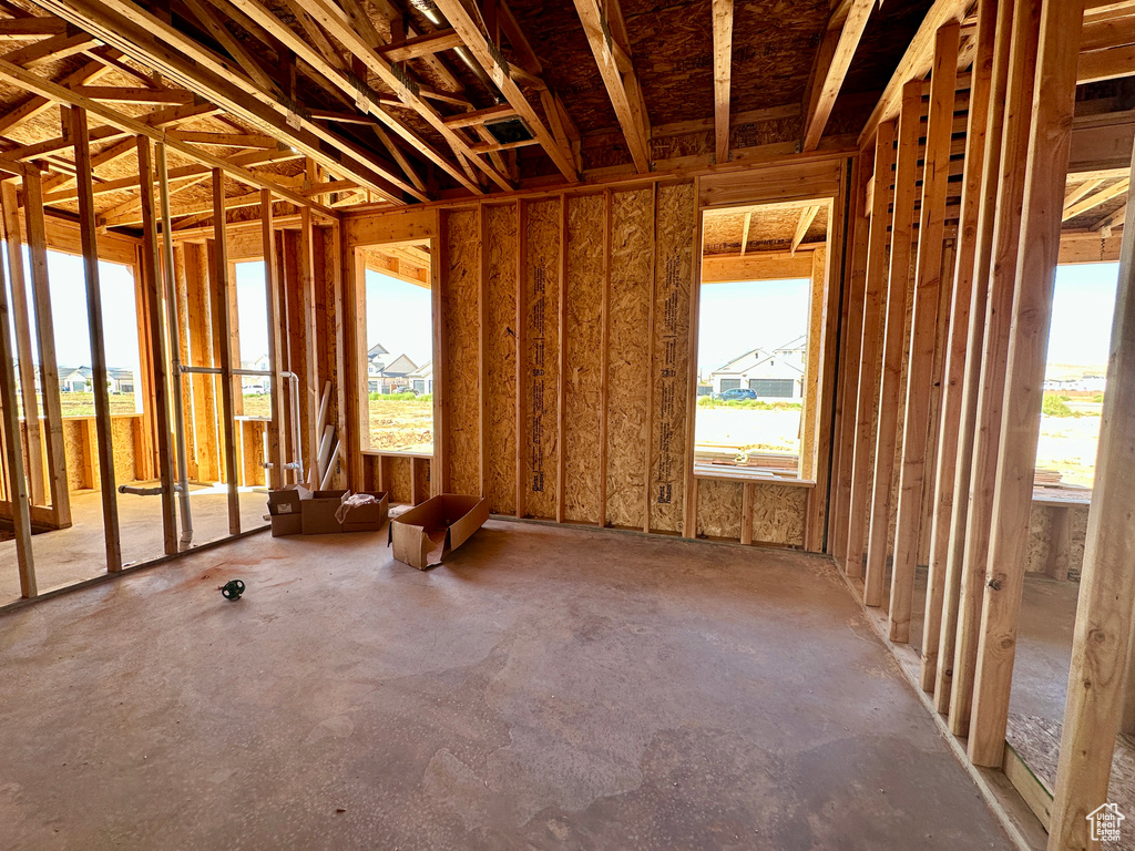 Miscellaneous room with plenty of natural light