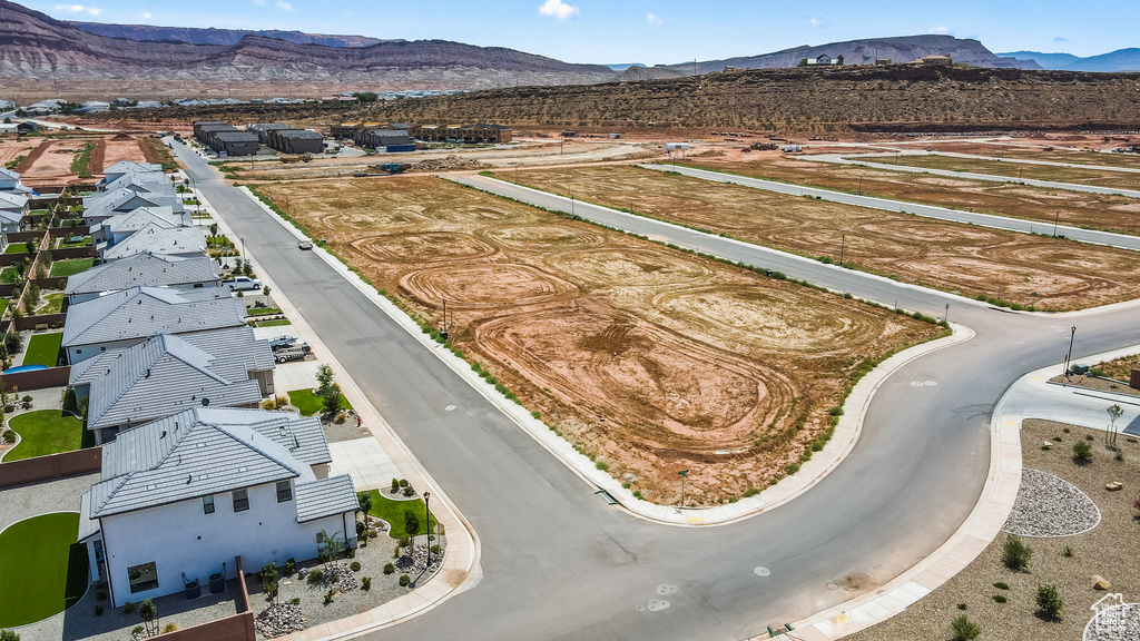 Drone / aerial view featuring a mountain view