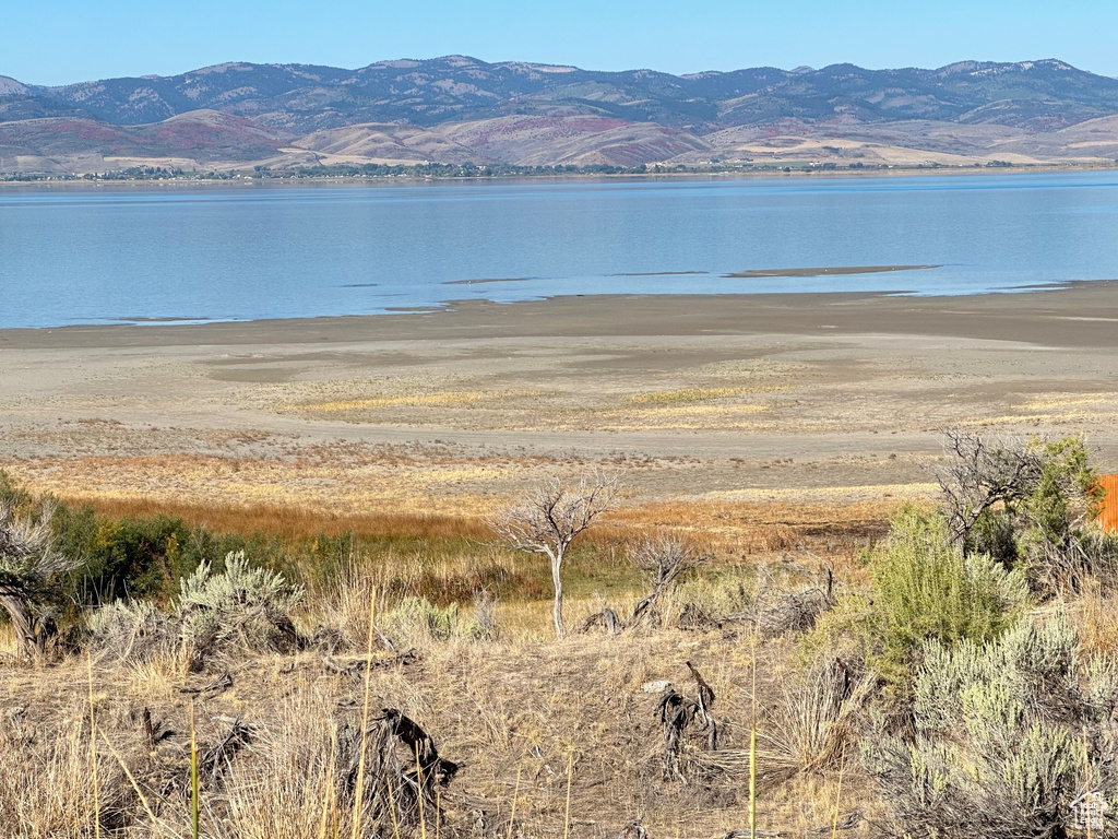 Water view with a mountain view