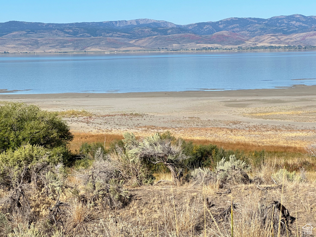 Water view with a mountain view