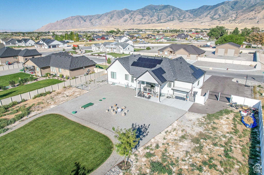 Bird\'s eye view featuring a mountain view