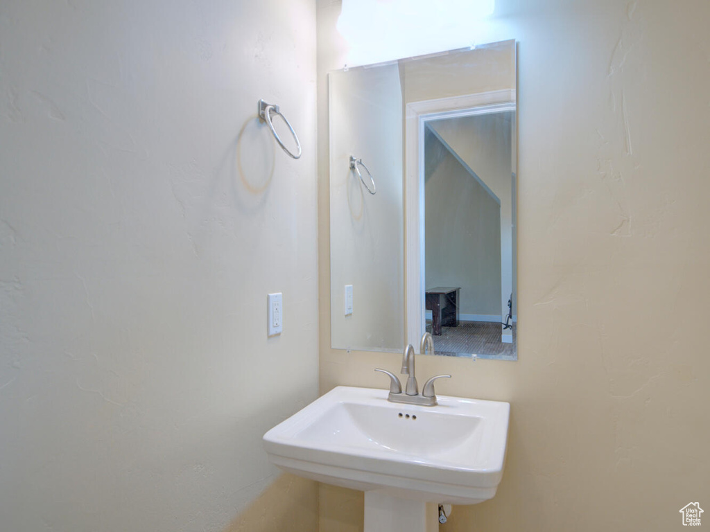 Bathroom with sink