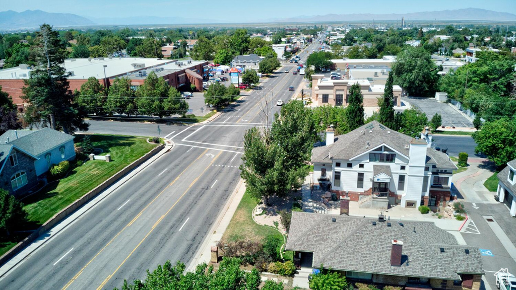 Drone / aerial view featuring a mountain view