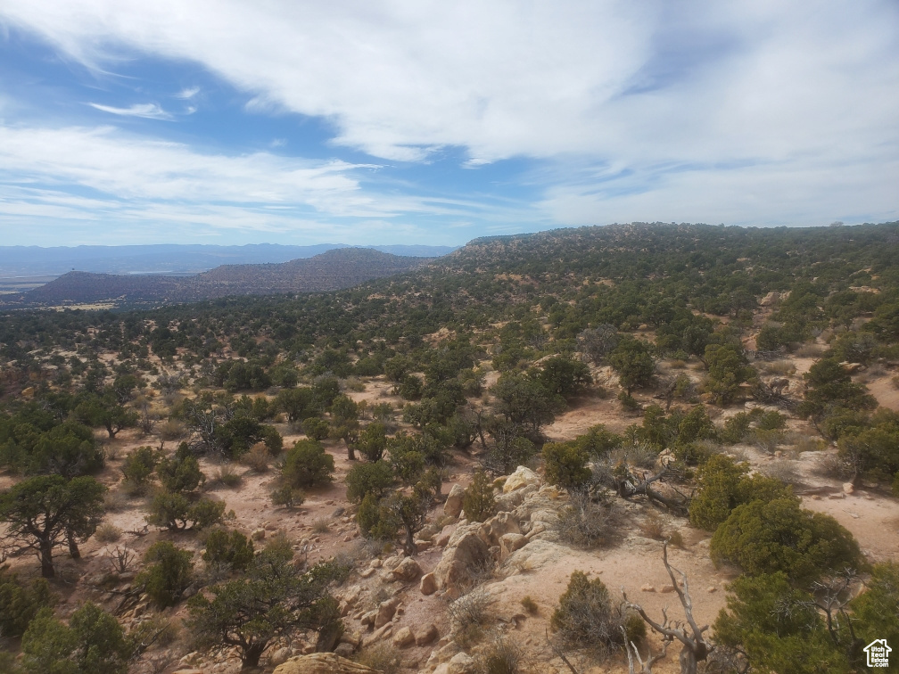 View of mountain feature