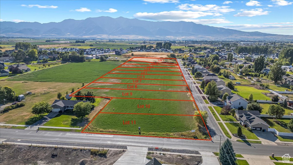 Drone / aerial view featuring a mountain view