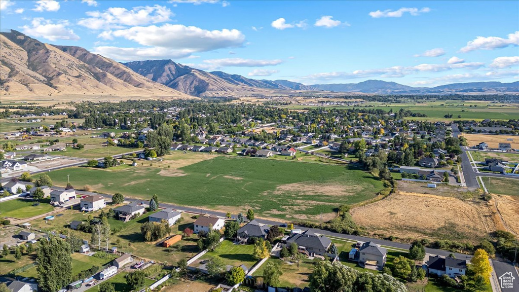 Bird's eye view with a mountain view