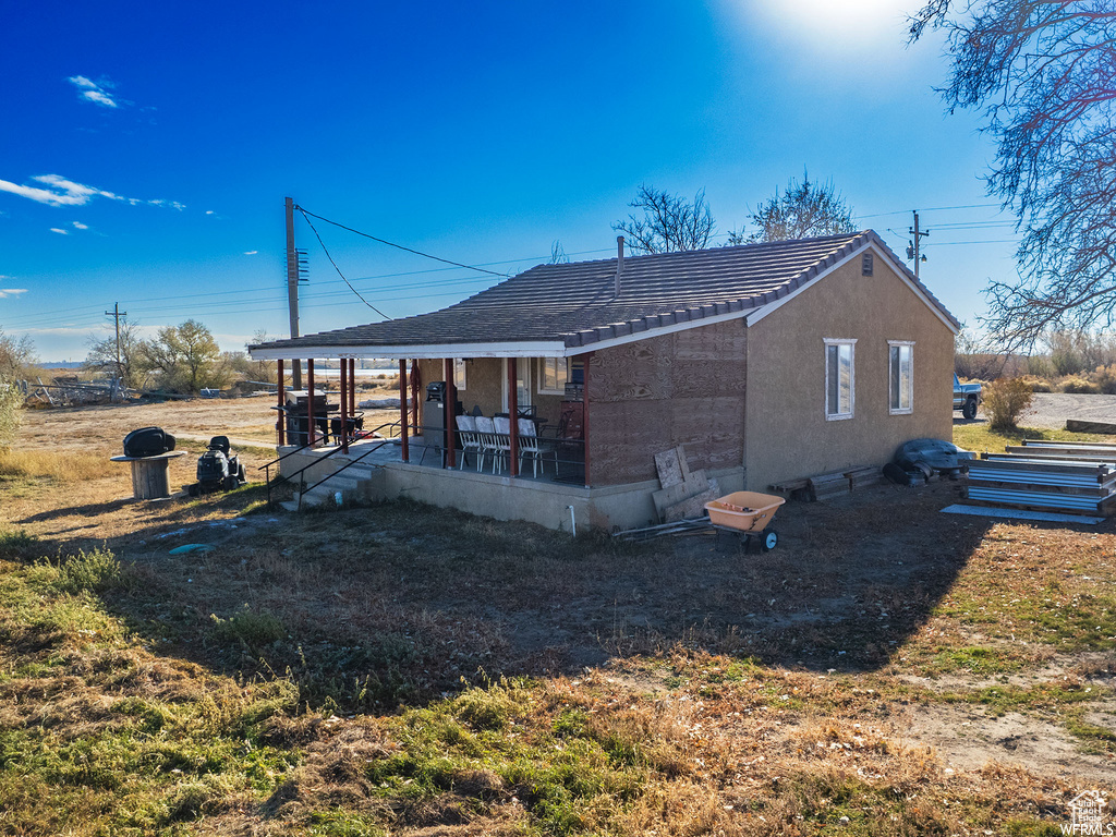 View of side of home