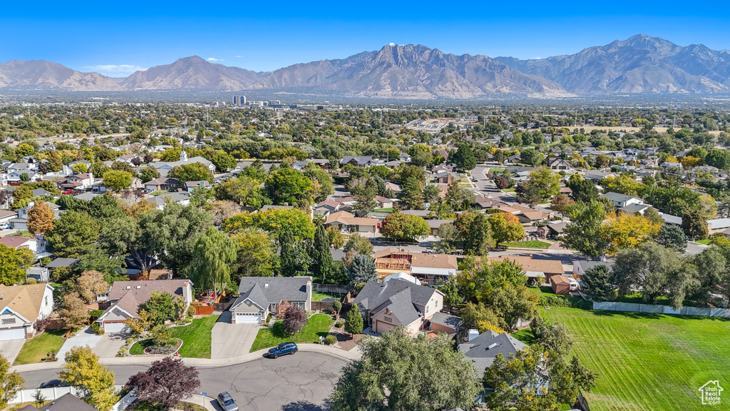 Bird's eye view featuring a mountain view