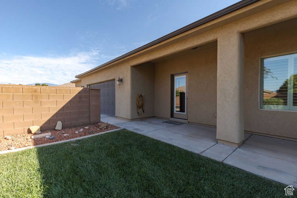 View of yard featuring a patio area