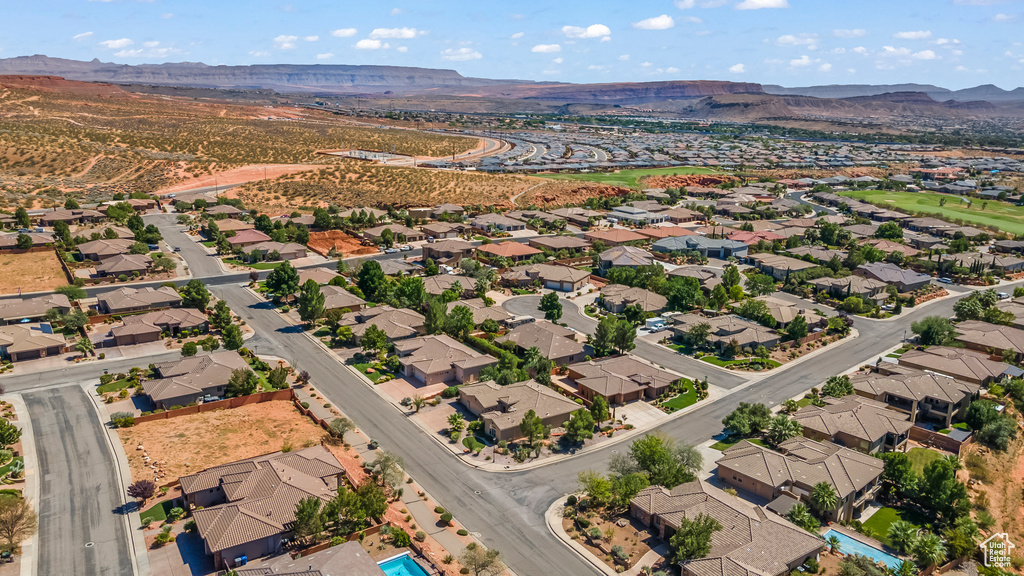 Drone / aerial view featuring a mountain view