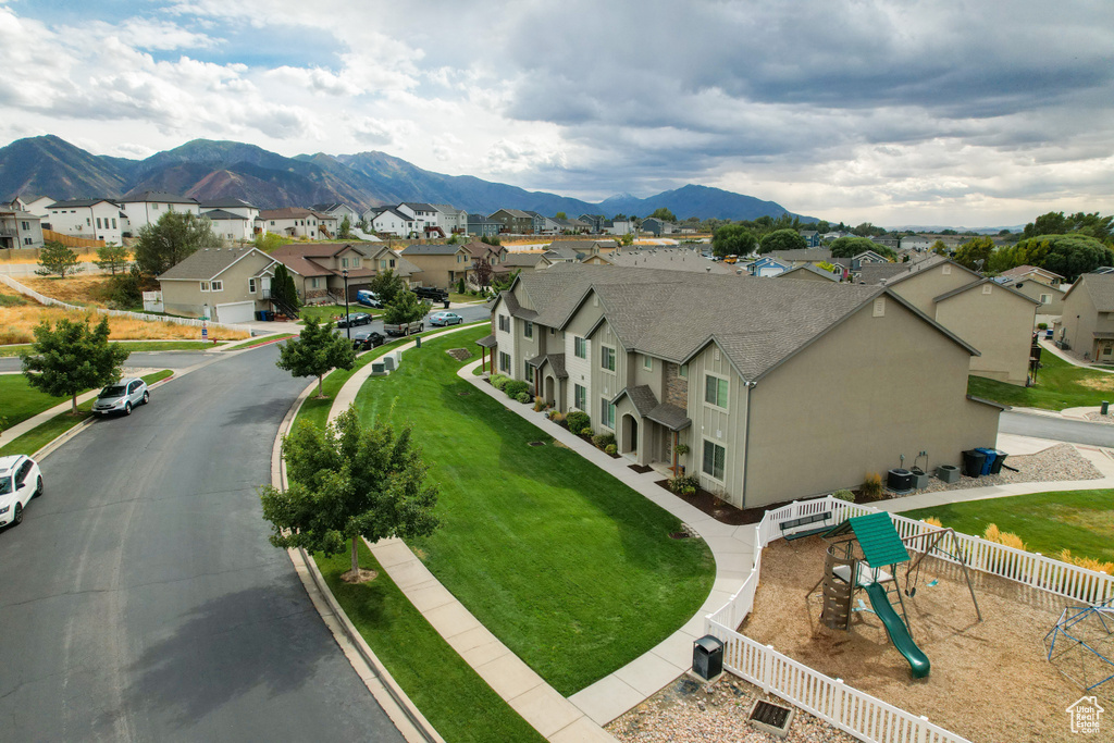 Bird's eye view with a mountain view