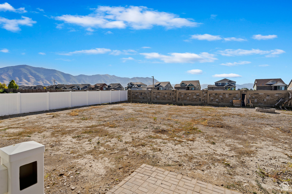 View of yard featuring a mountain view